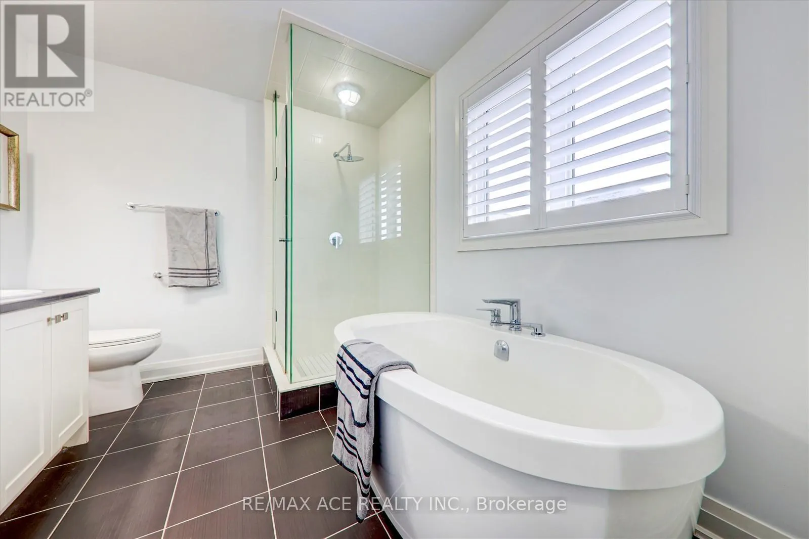 27 HASSARD-SHORT LANE