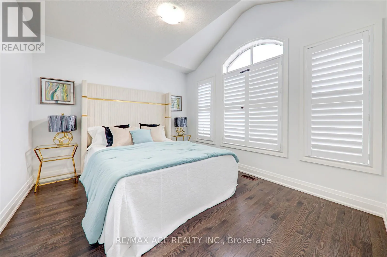 27 HASSARD-SHORT LANE