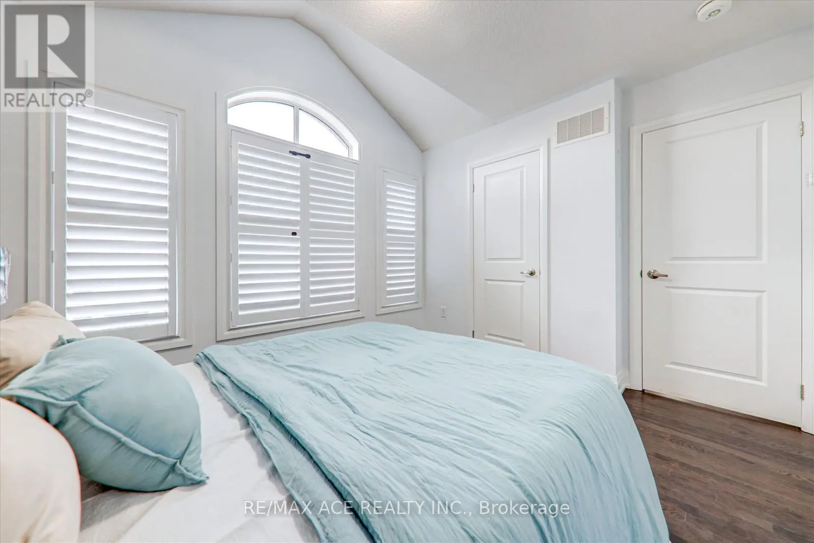 27 HASSARD-SHORT LANE