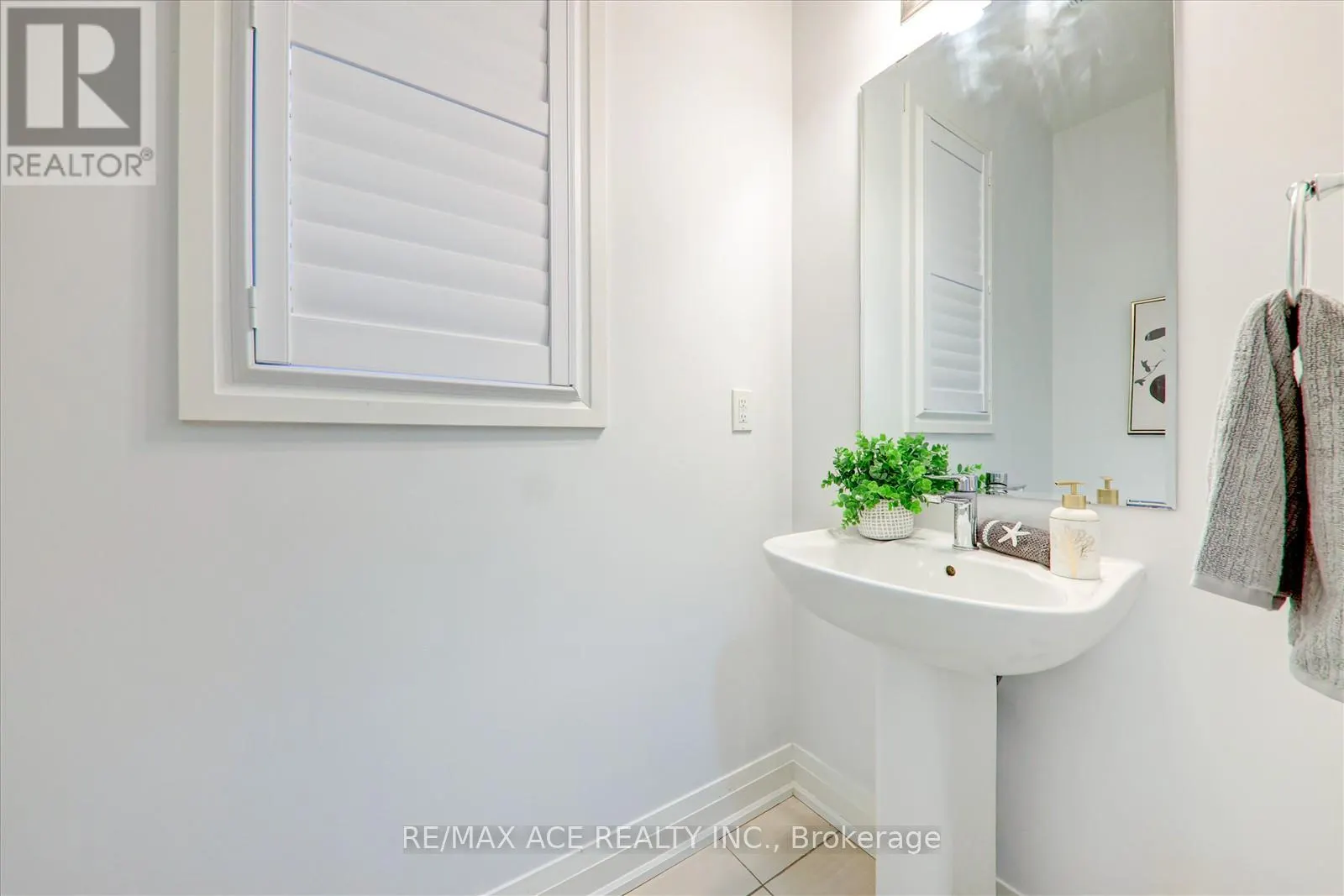 27 HASSARD-SHORT LANE