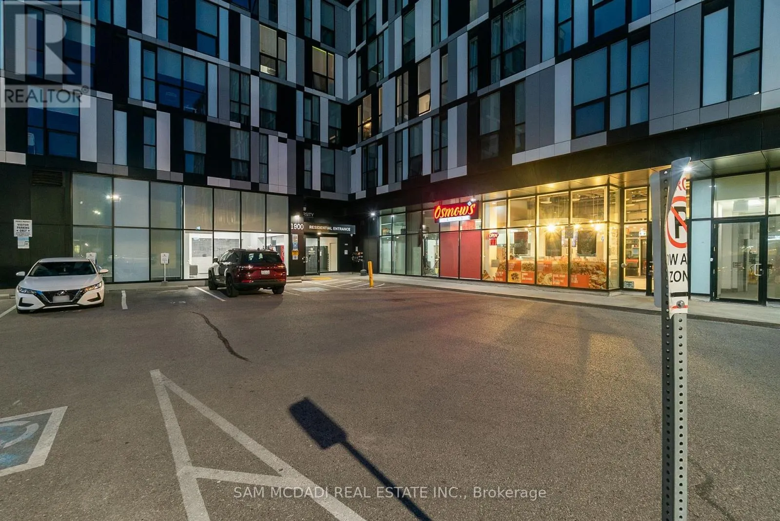 319 - 1900 SIMCOE STREET N