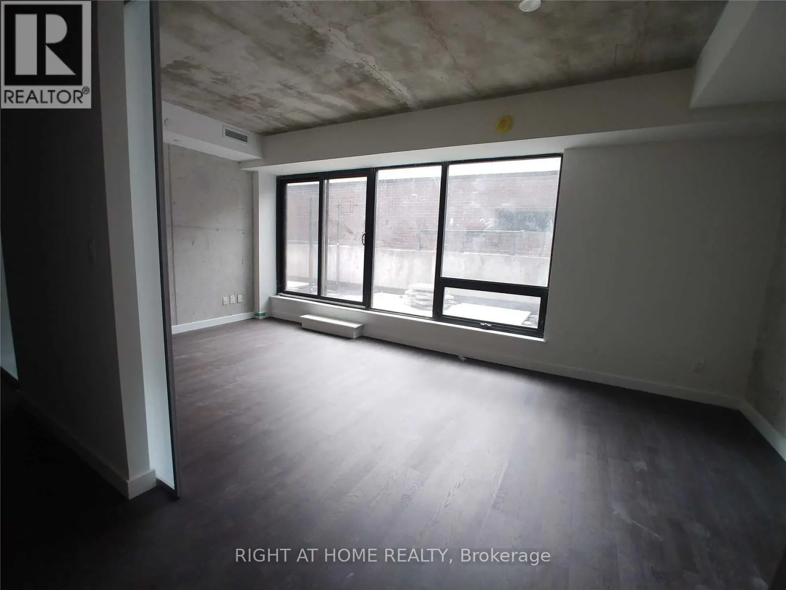 206 - 246 LOGAN AVENUE