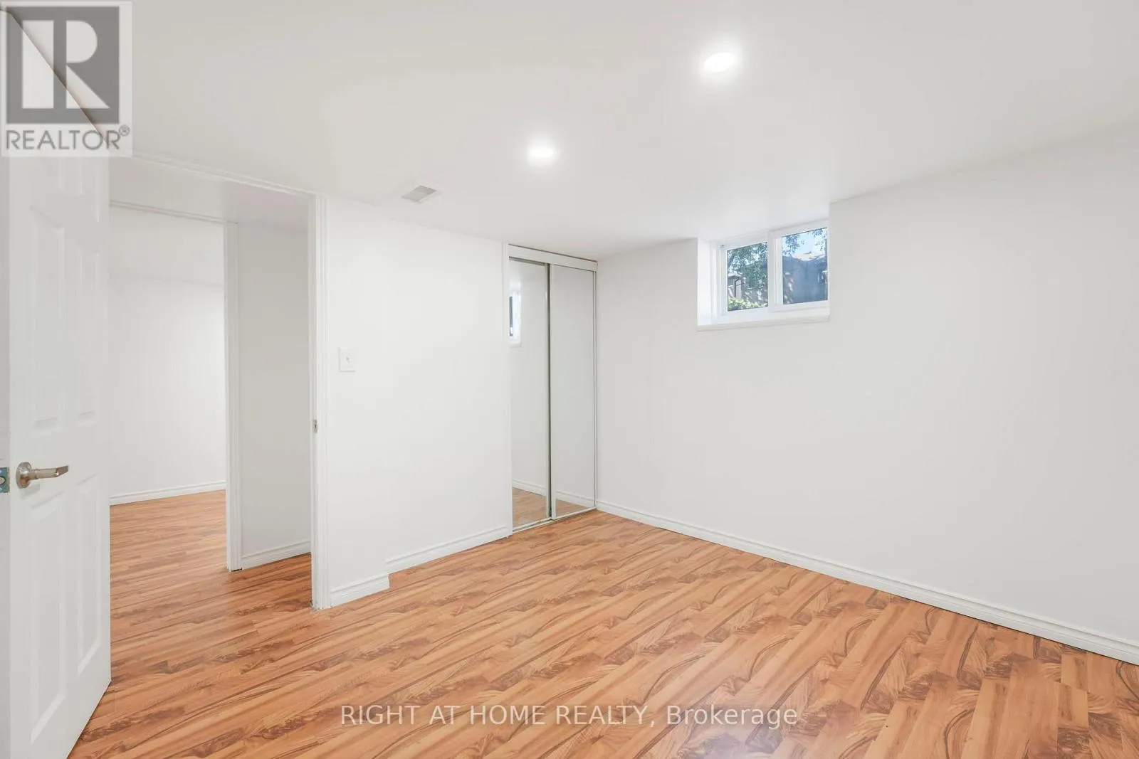 36 VANBRUGH AVENUE