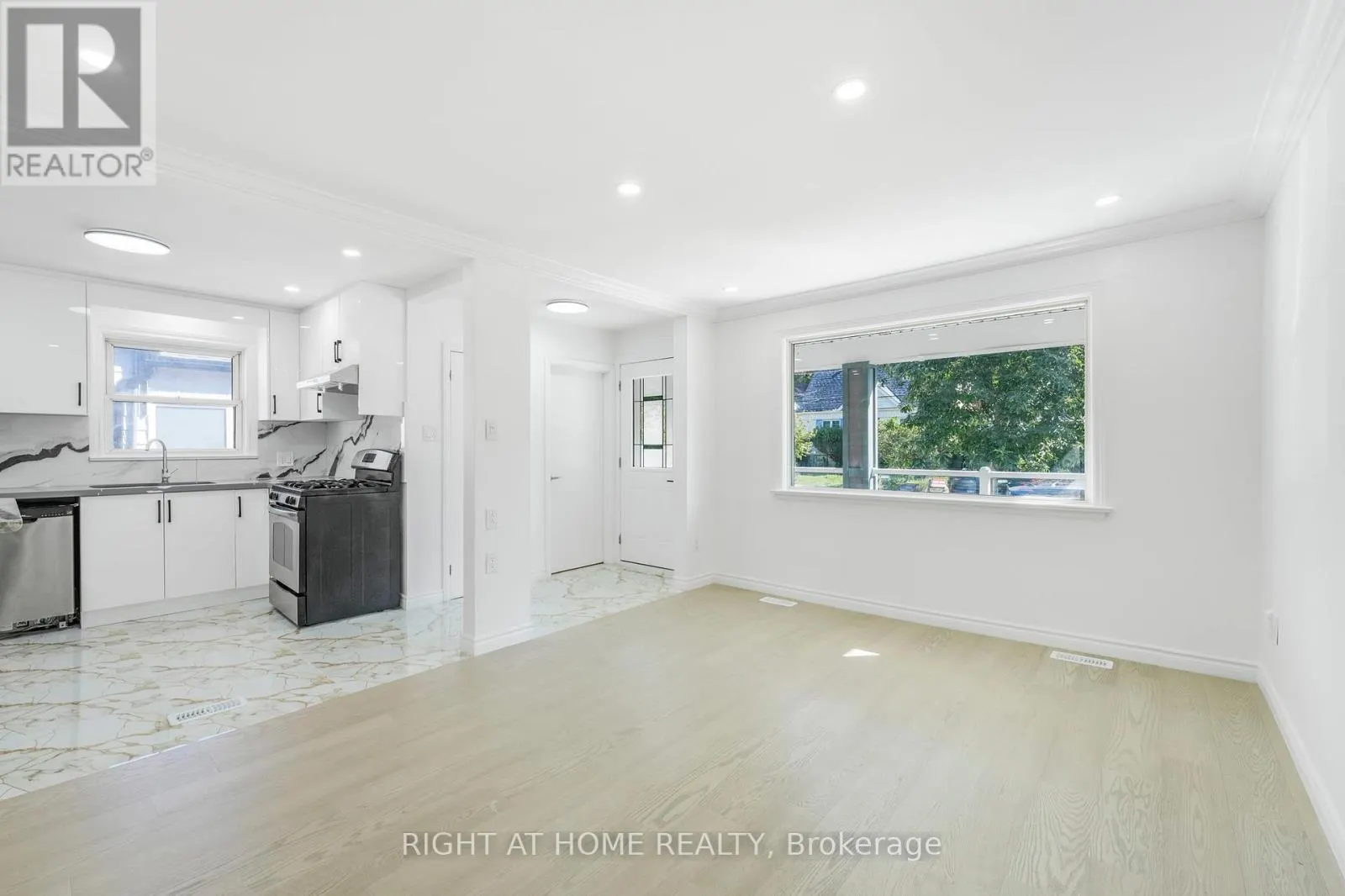 36 VANBRUGH AVENUE