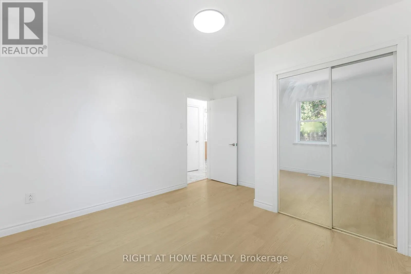 36 VANBRUGH AVENUE