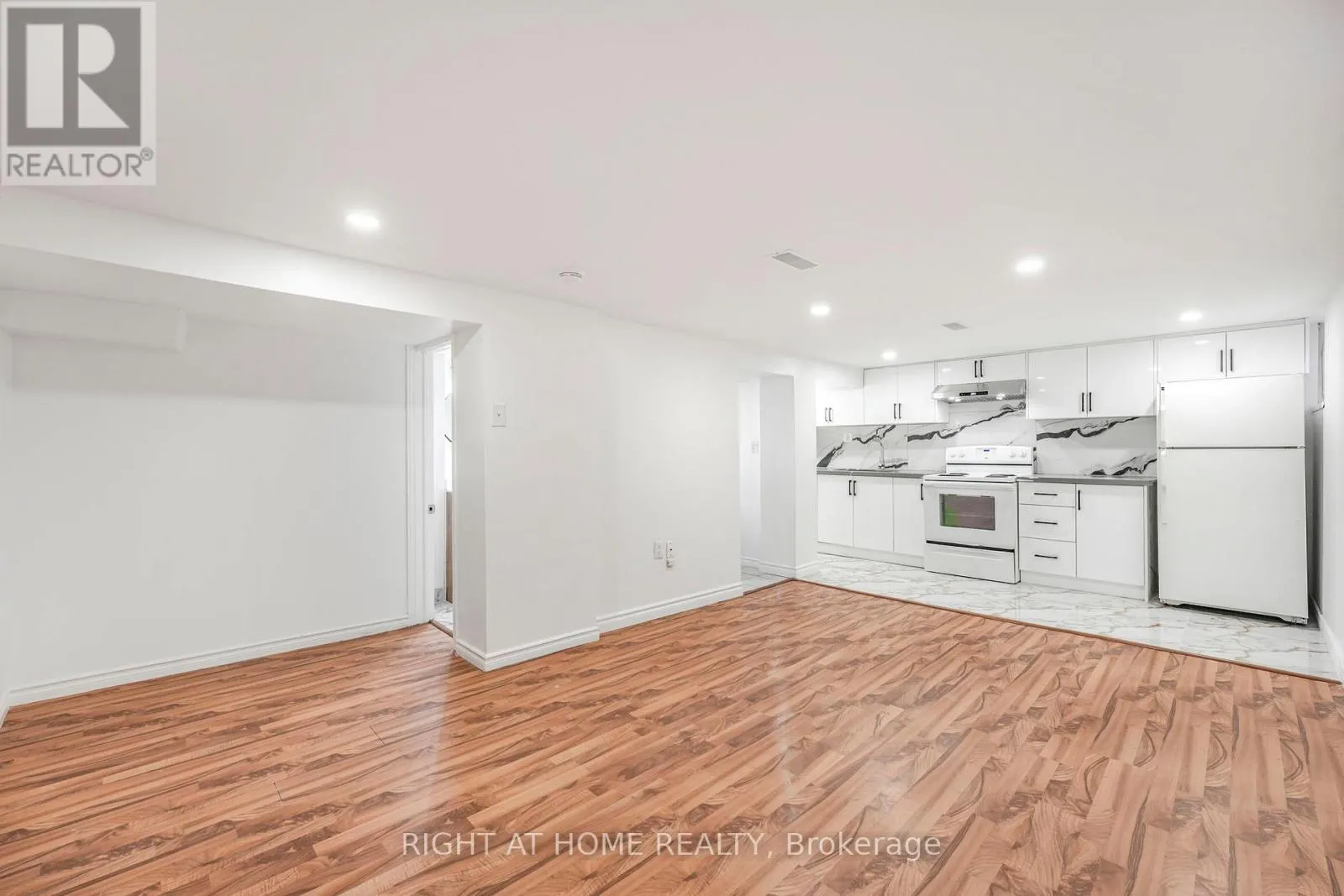 36 VANBRUGH AVENUE