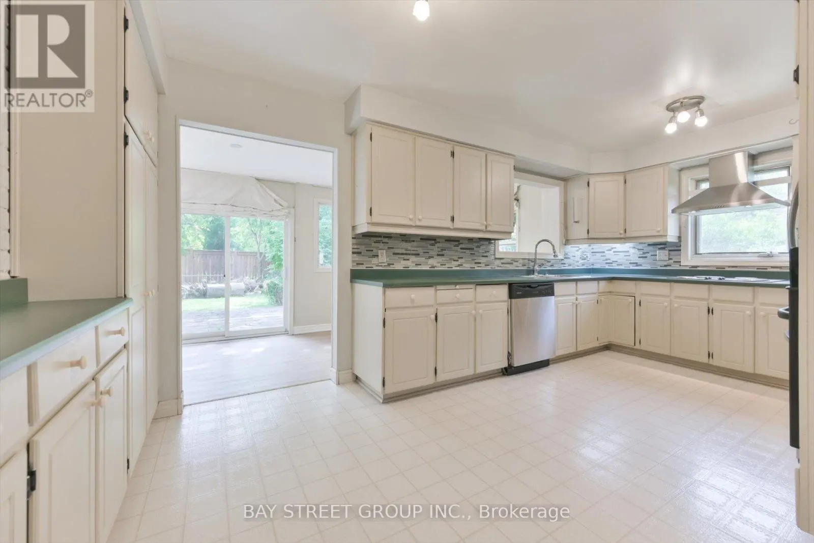 33 KILCHURN CASTLE DRIVE