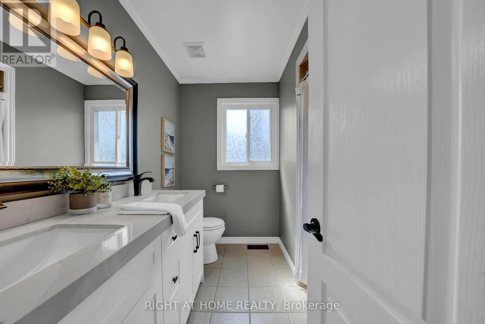 1194 NORTHGATE CRESCENT