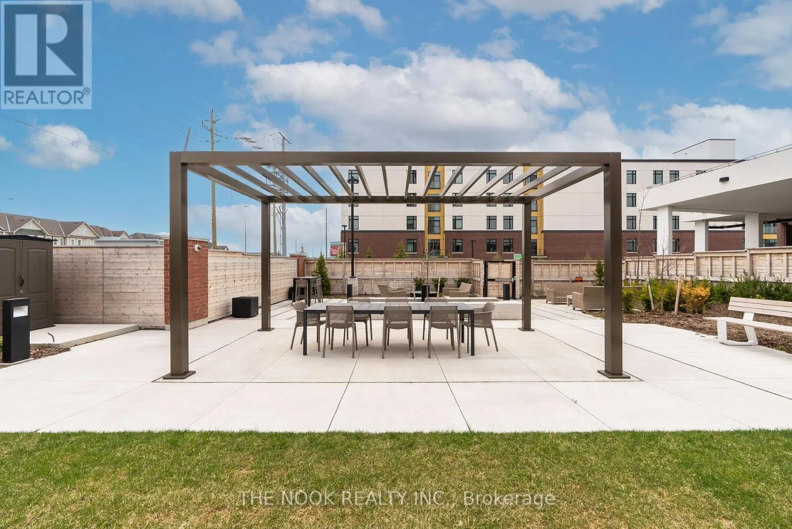 805 - 2550 SIMCOE STREET N, #805