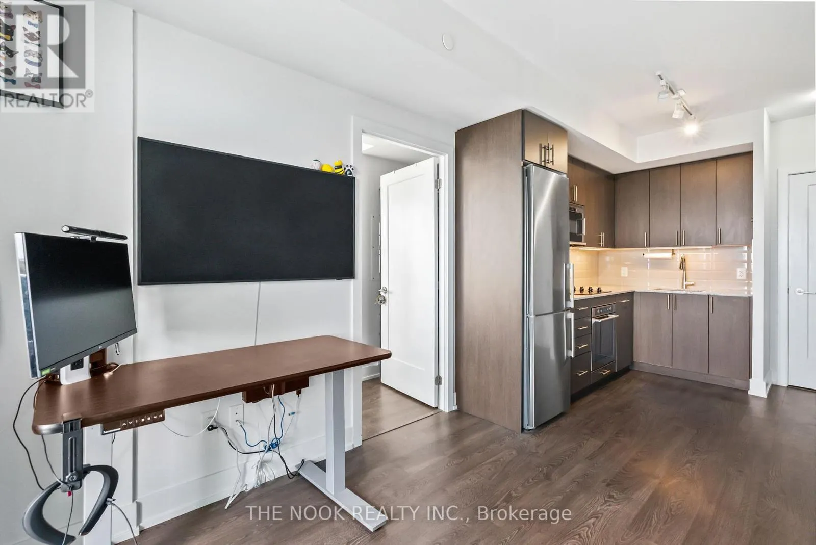 805 - 2550 SIMCOE STREET N, #805
