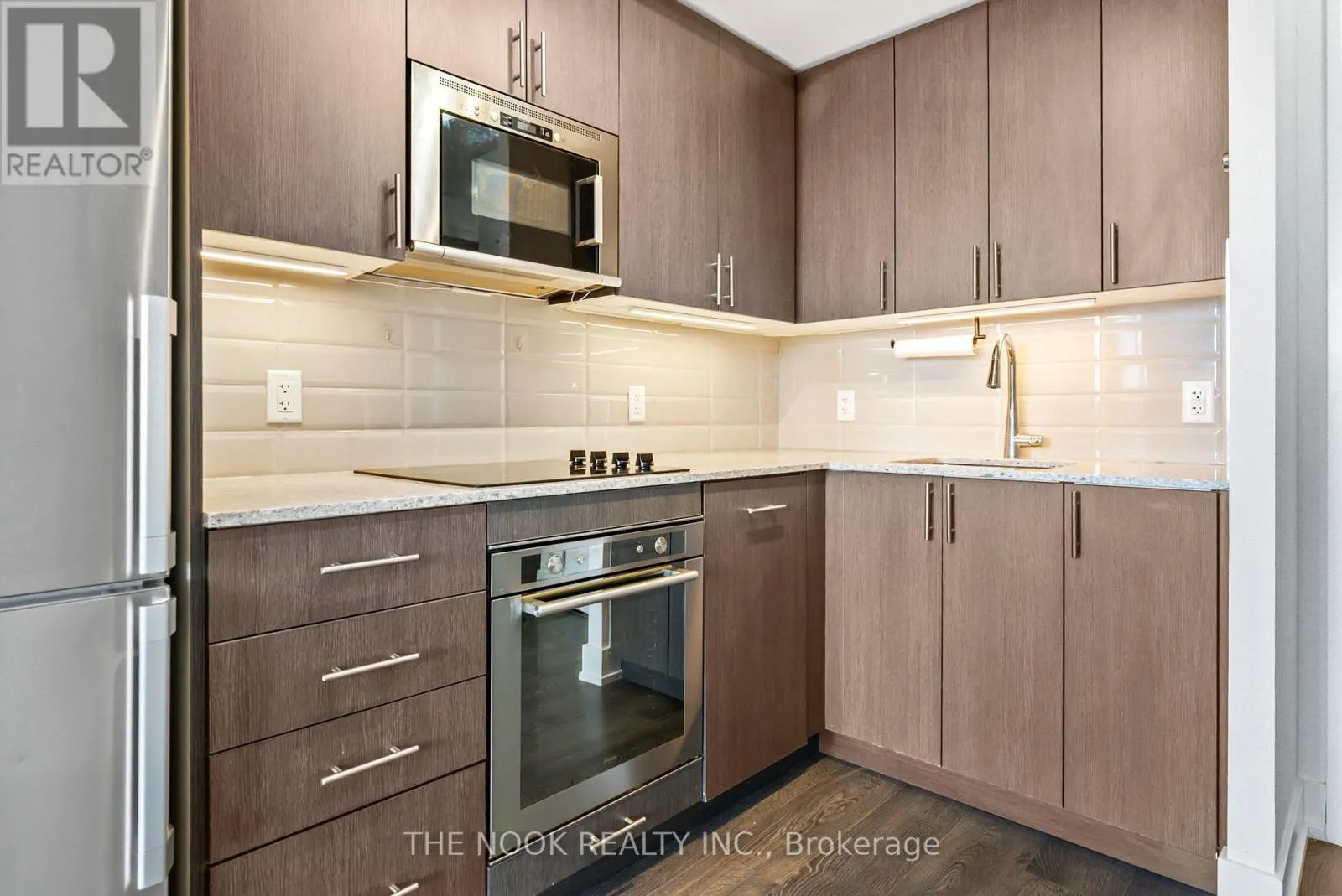 805 - 2550 SIMCOE STREET N, #805