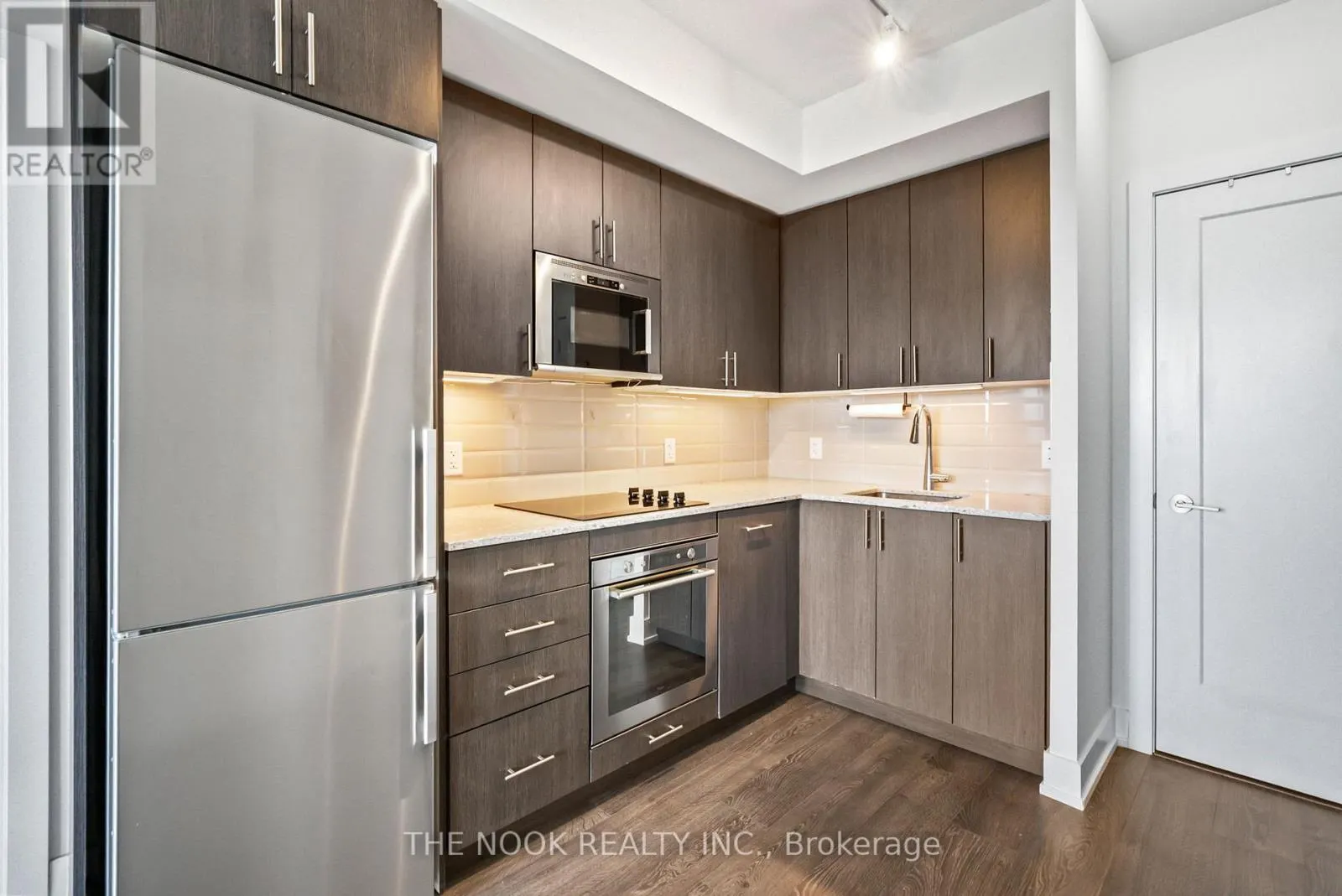 805 - 2550 SIMCOE STREET N, #805
