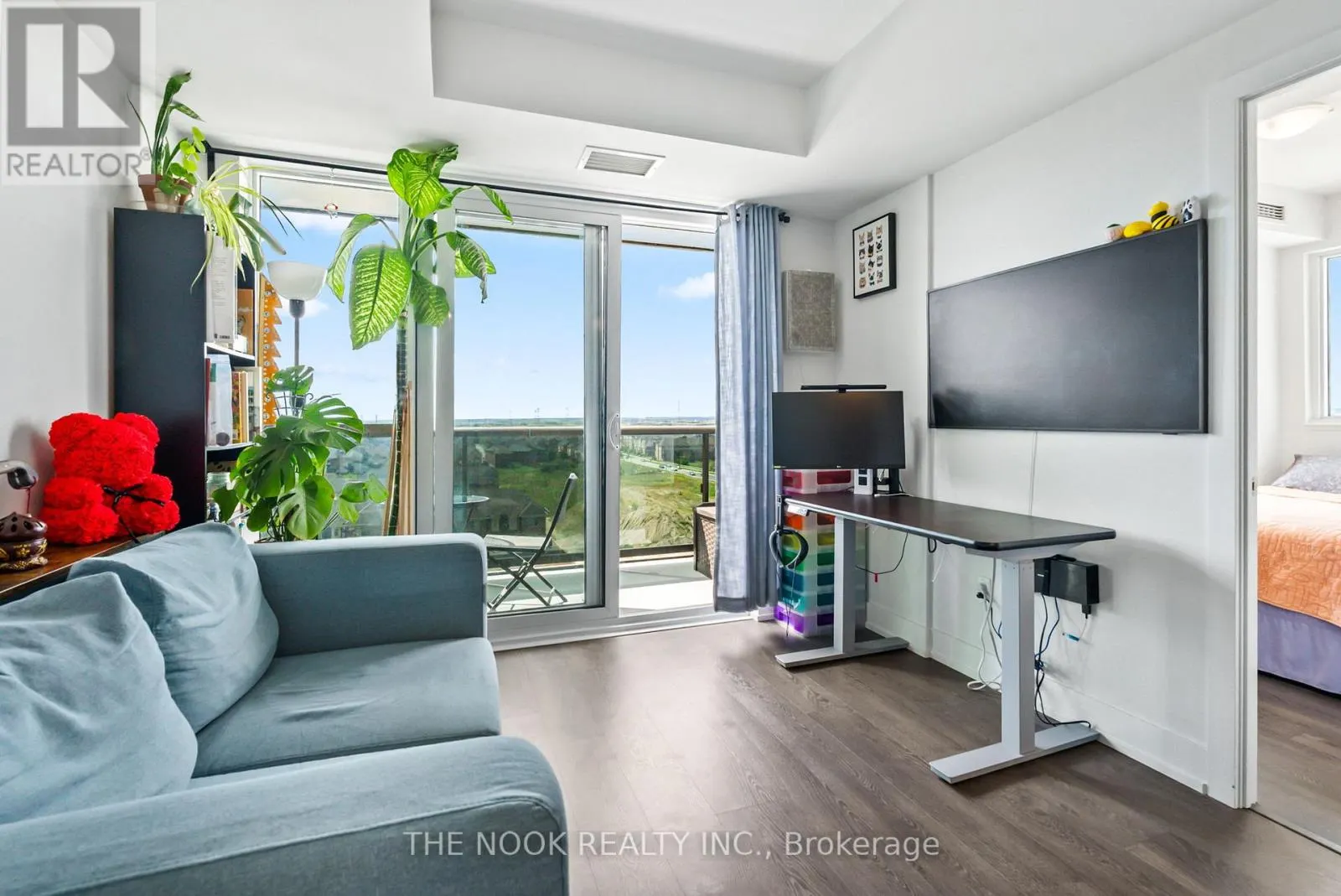 805 - 2550 SIMCOE STREET N, #805