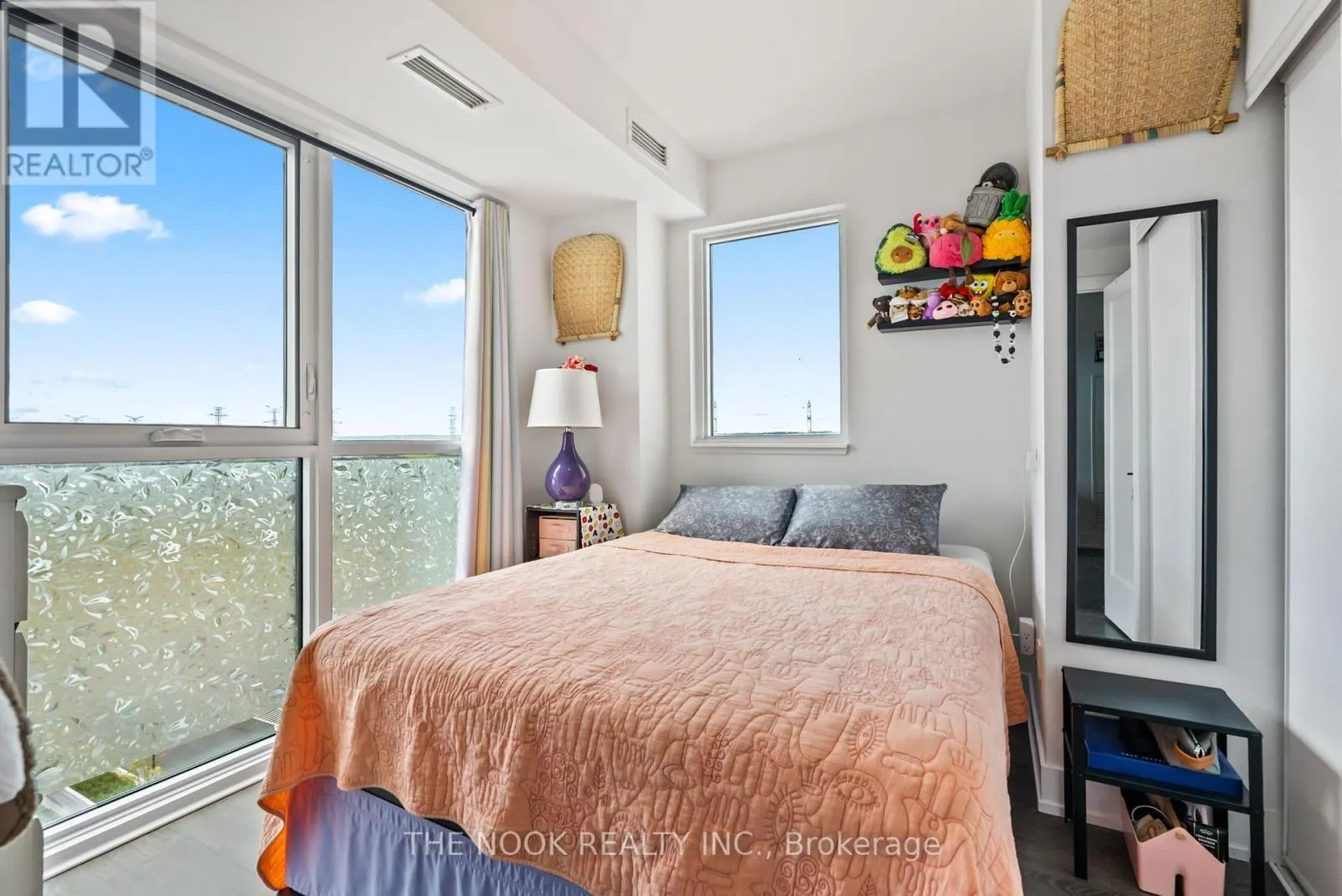 805 - 2550 SIMCOE STREET N, #805