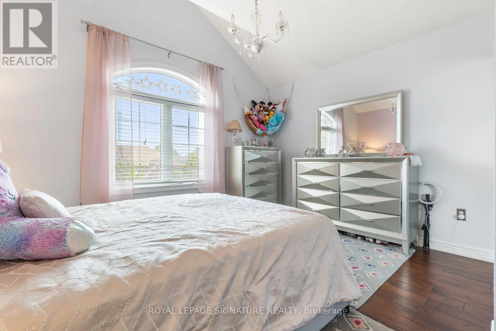10 GOODHART CRESCENT