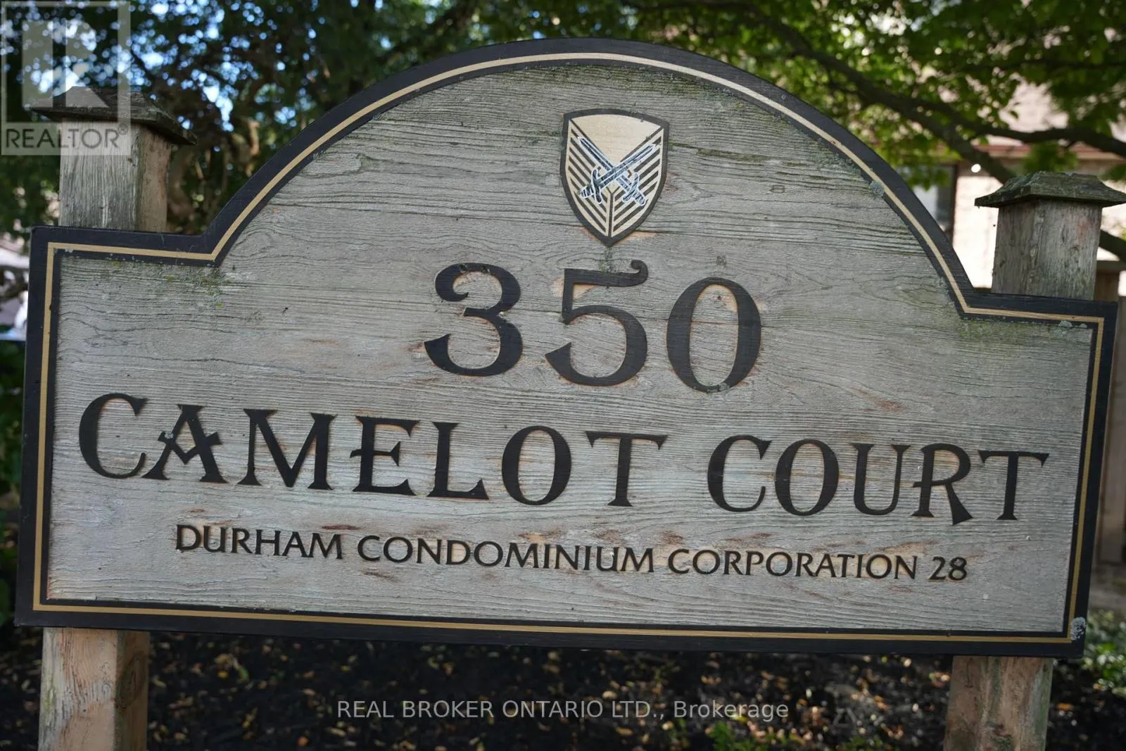 19 - 350 CAMELOT COURT
