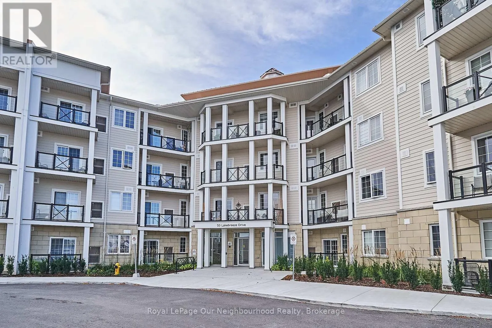 218 - 50 LAKEBREEZE DRIVE, #218