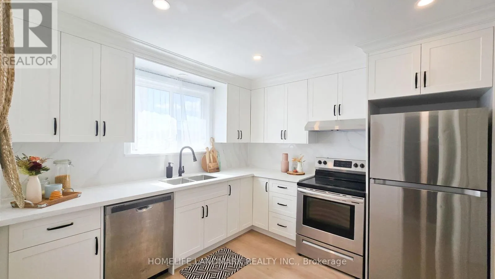 357 OSHAWA BOULEVARD N
