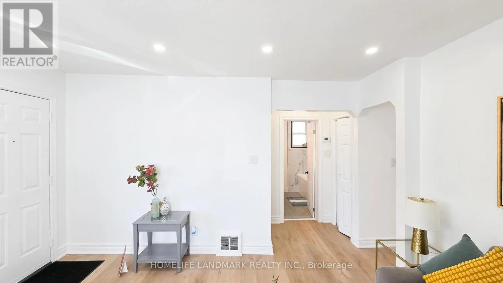 357 OSHAWA BOULEVARD N