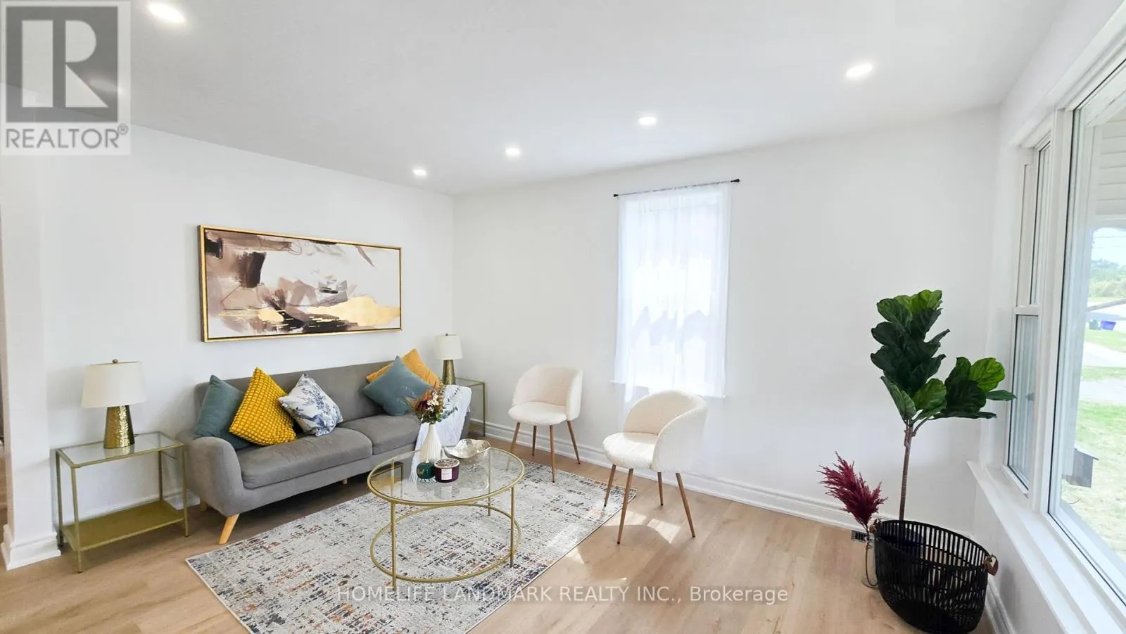 357 OSHAWA BOULEVARD N