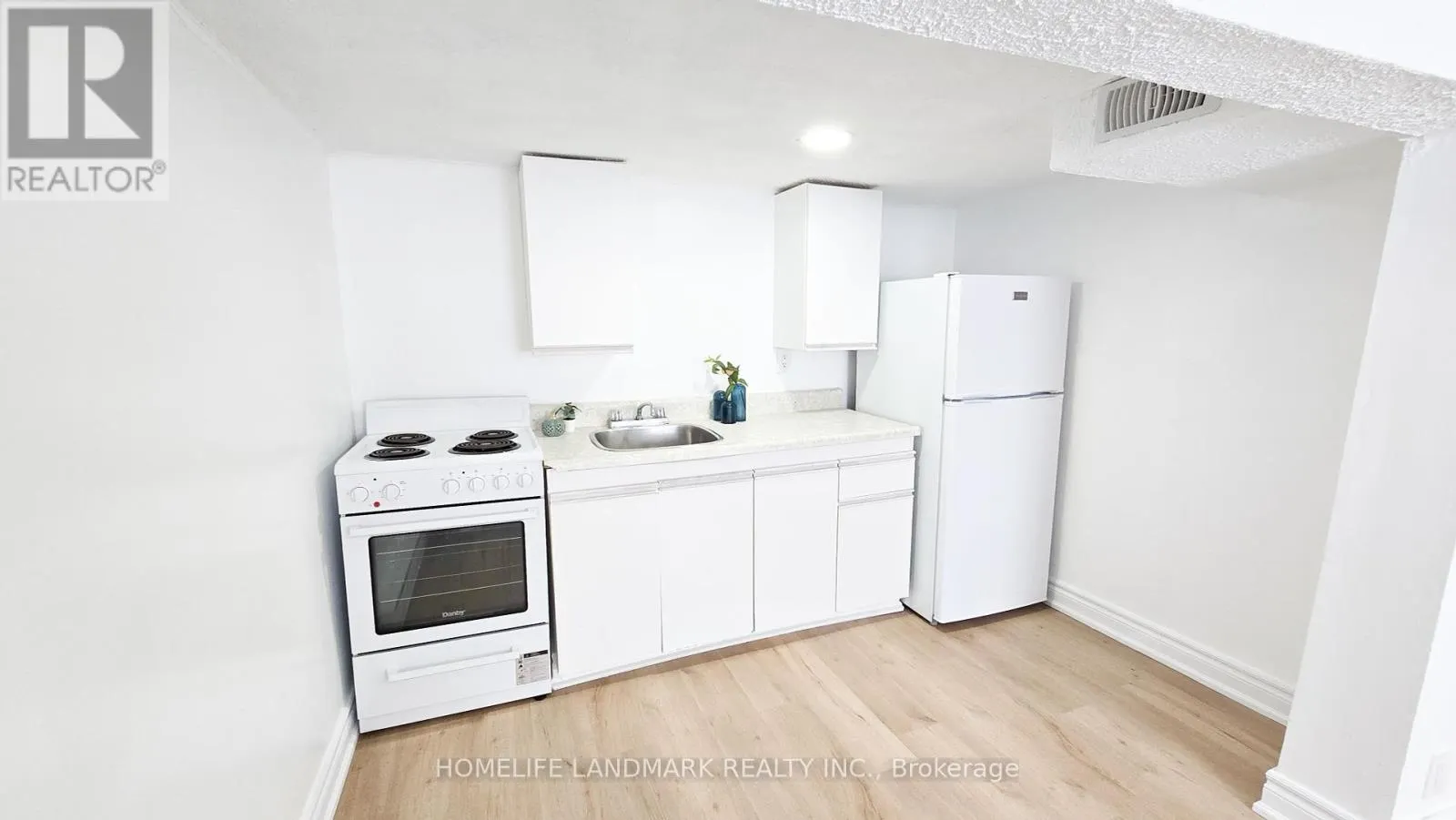 357 OSHAWA BOULEVARD N
