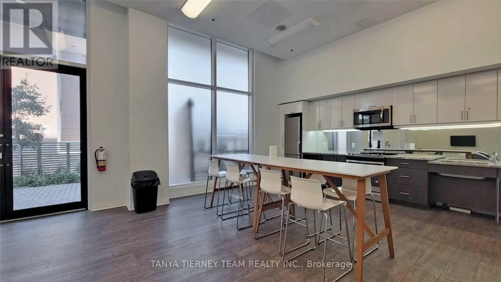 535 - 1900 SIMCOE STREET N