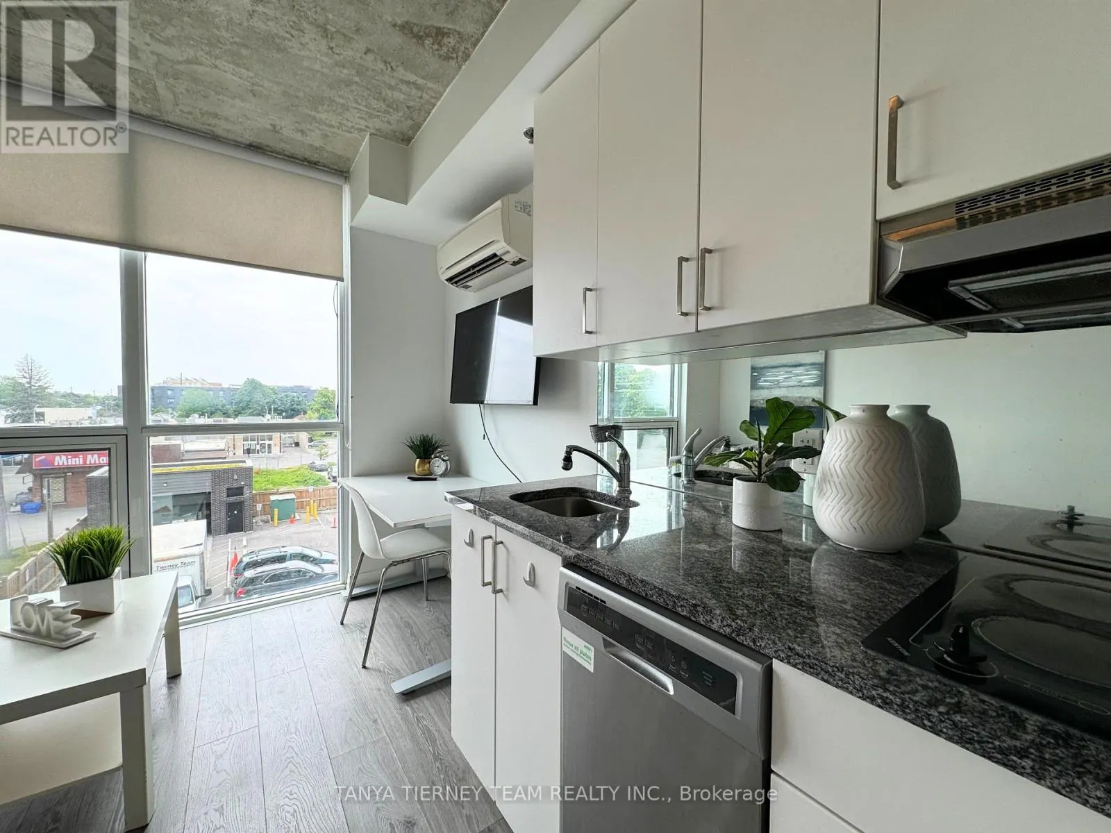535 - 1900 SIMCOE STREET N