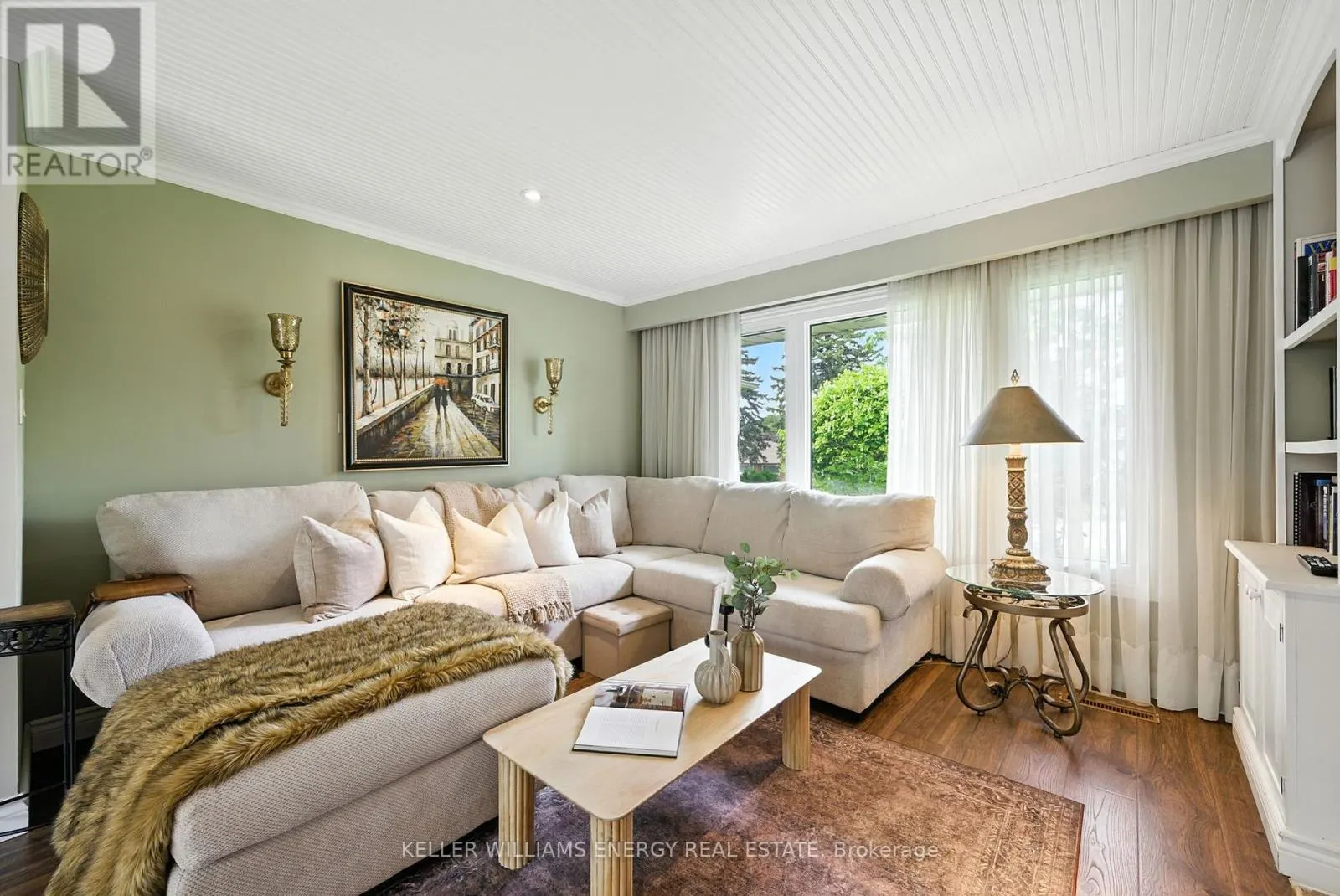 1033 NEWBURY AVENUE