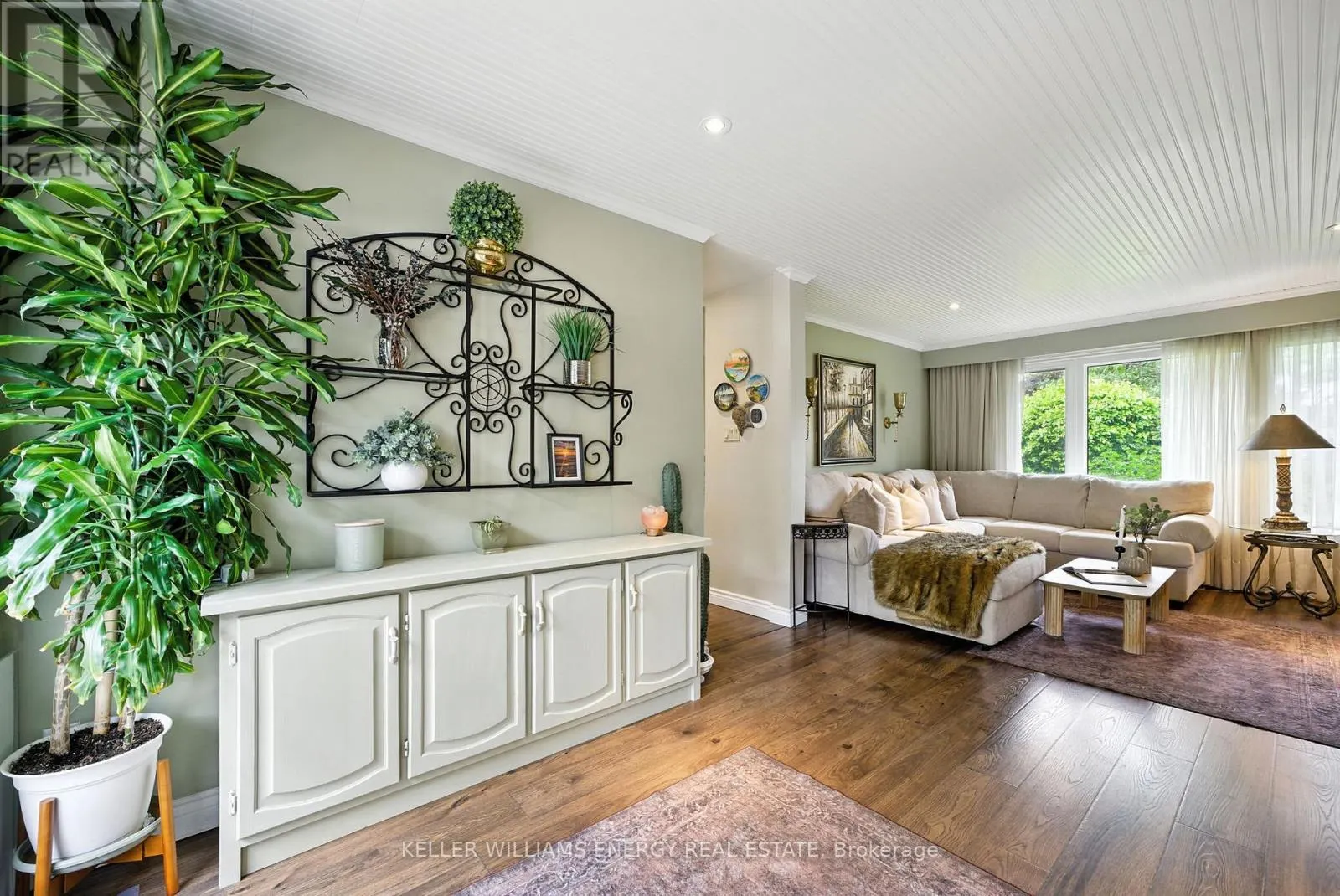 1033 NEWBURY AVENUE