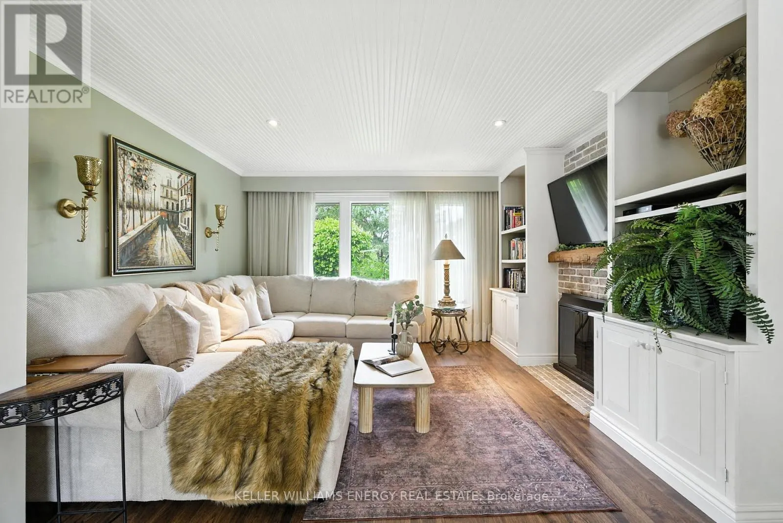 1033 NEWBURY AVENUE