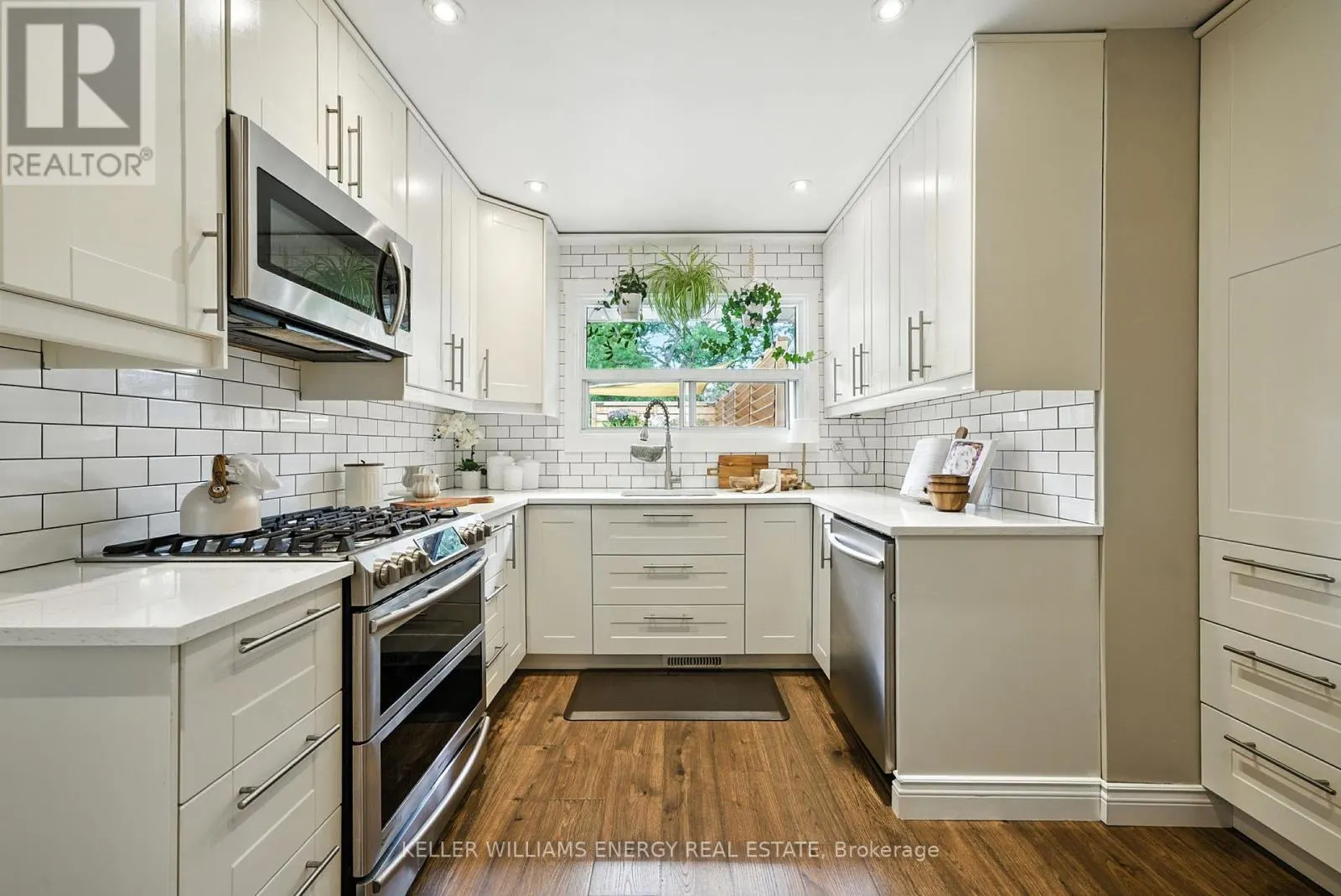 1033 NEWBURY AVENUE