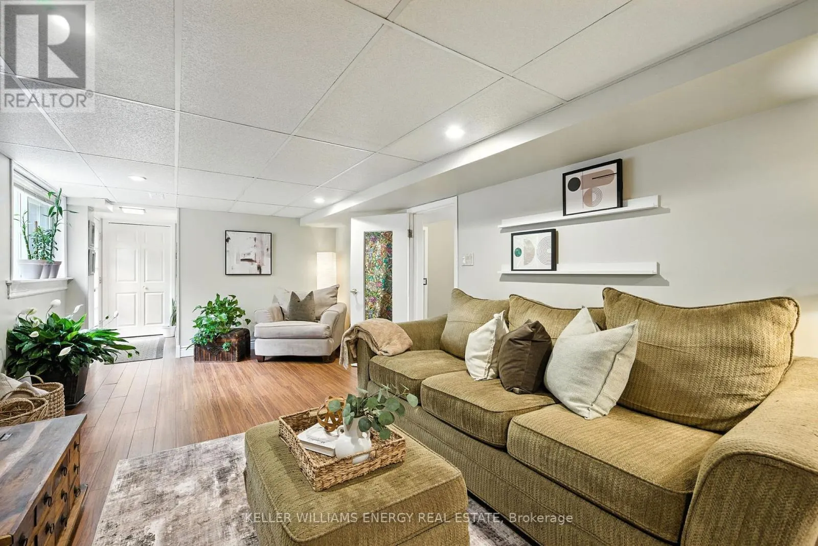 1033 NEWBURY AVENUE