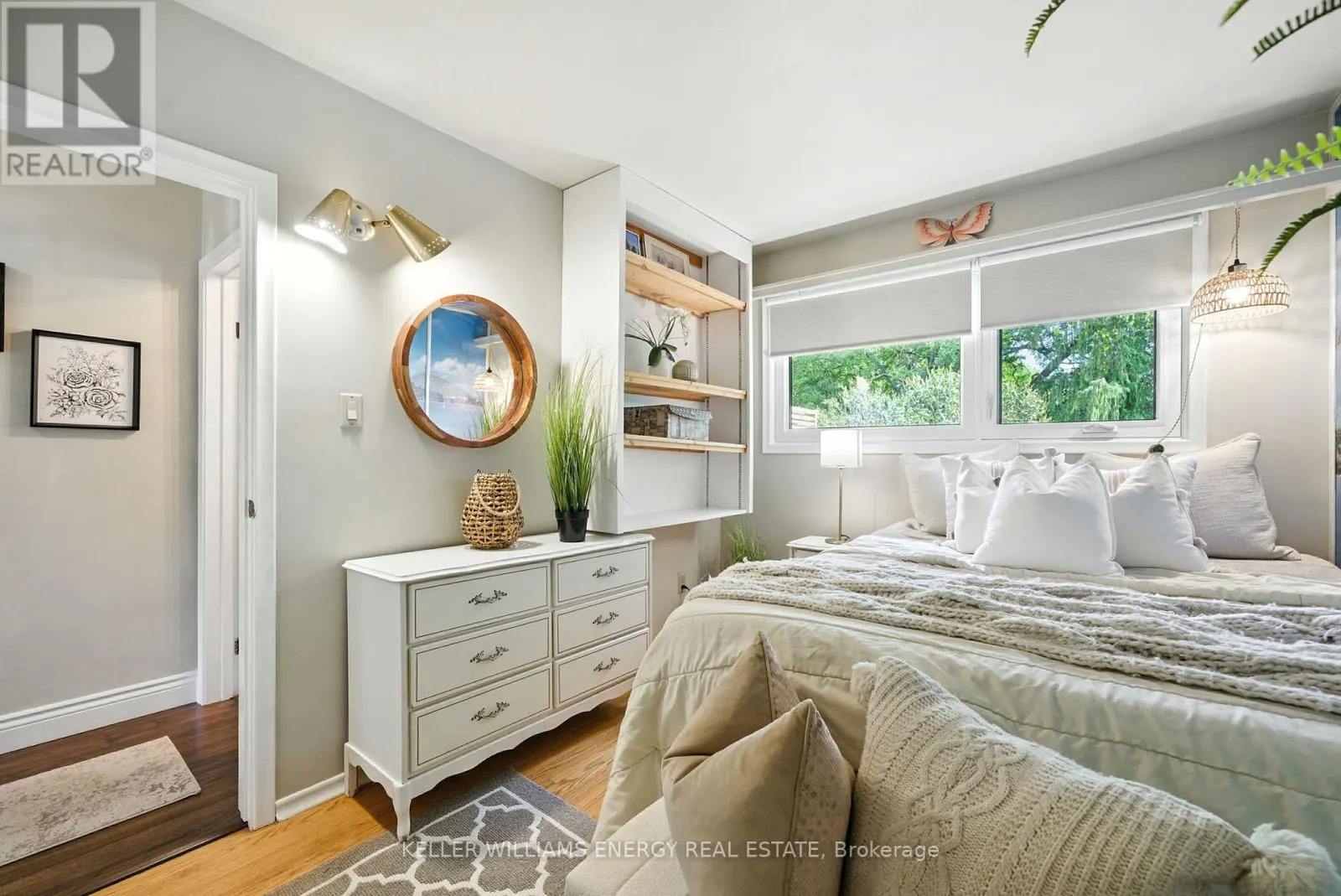 1033 NEWBURY AVENUE