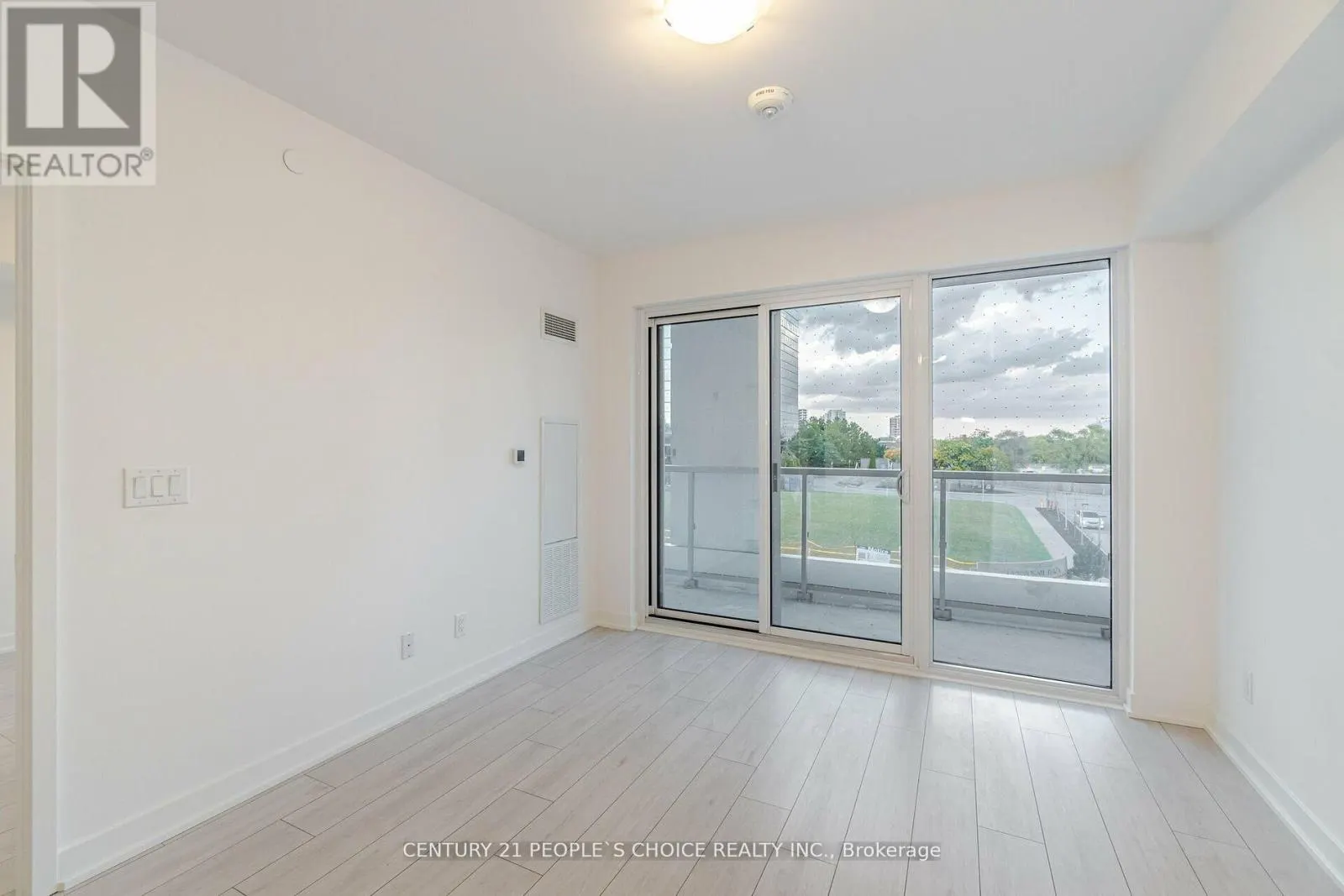 312 - 2033 KENNEDY ROAD W