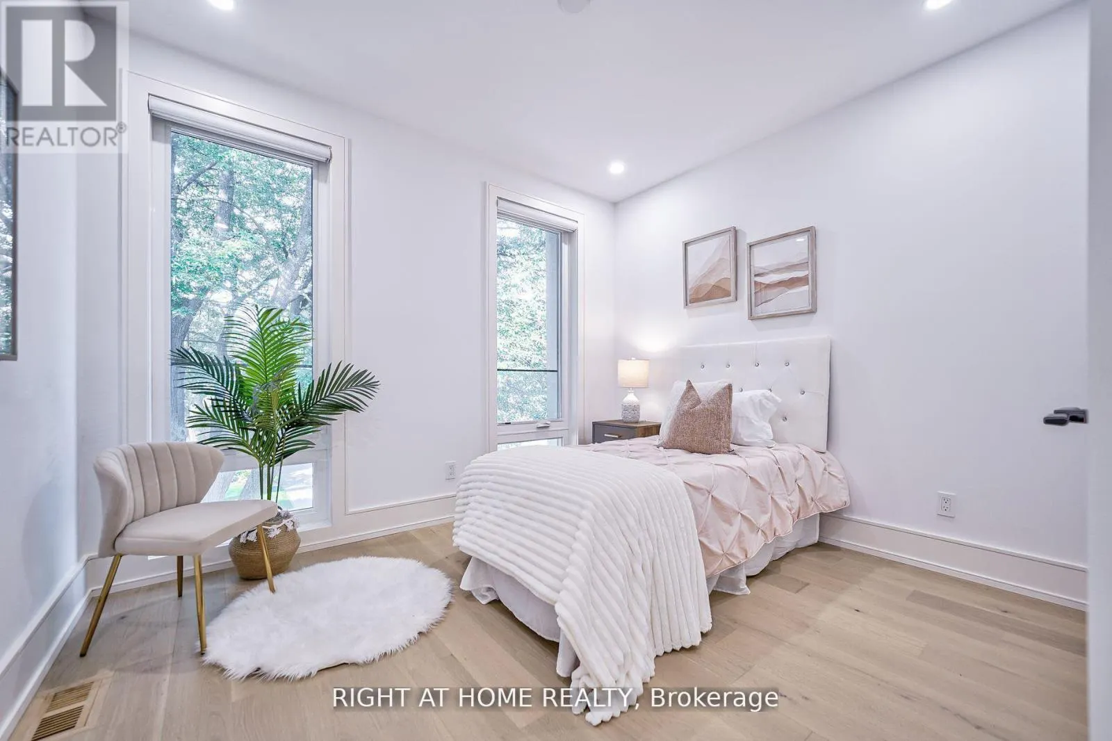 333 WOODMOUNT AVENUE