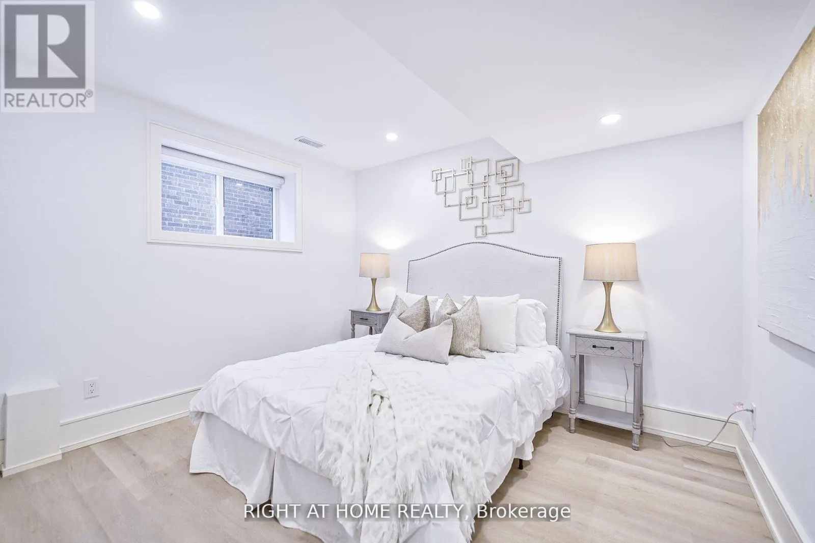333 WOODMOUNT AVENUE
