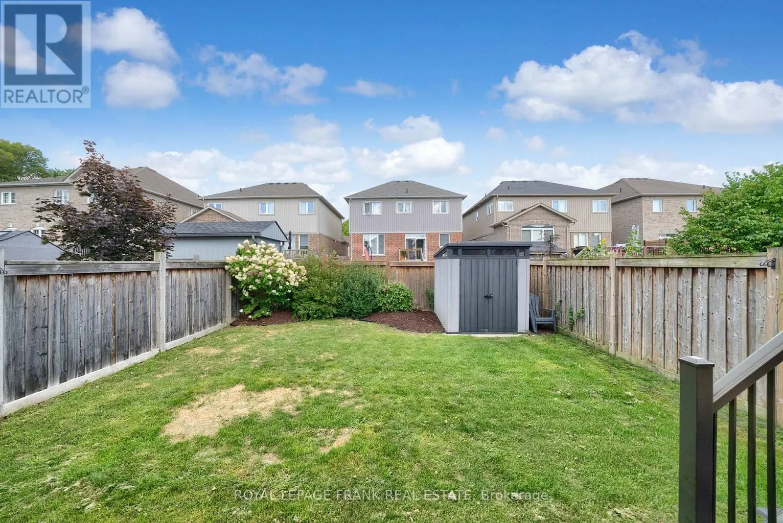 11 GORDON COWLING STREET