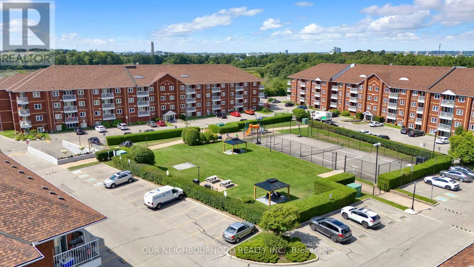 210 - 191 LAKE DRIVEWAY DRIVE W, #210