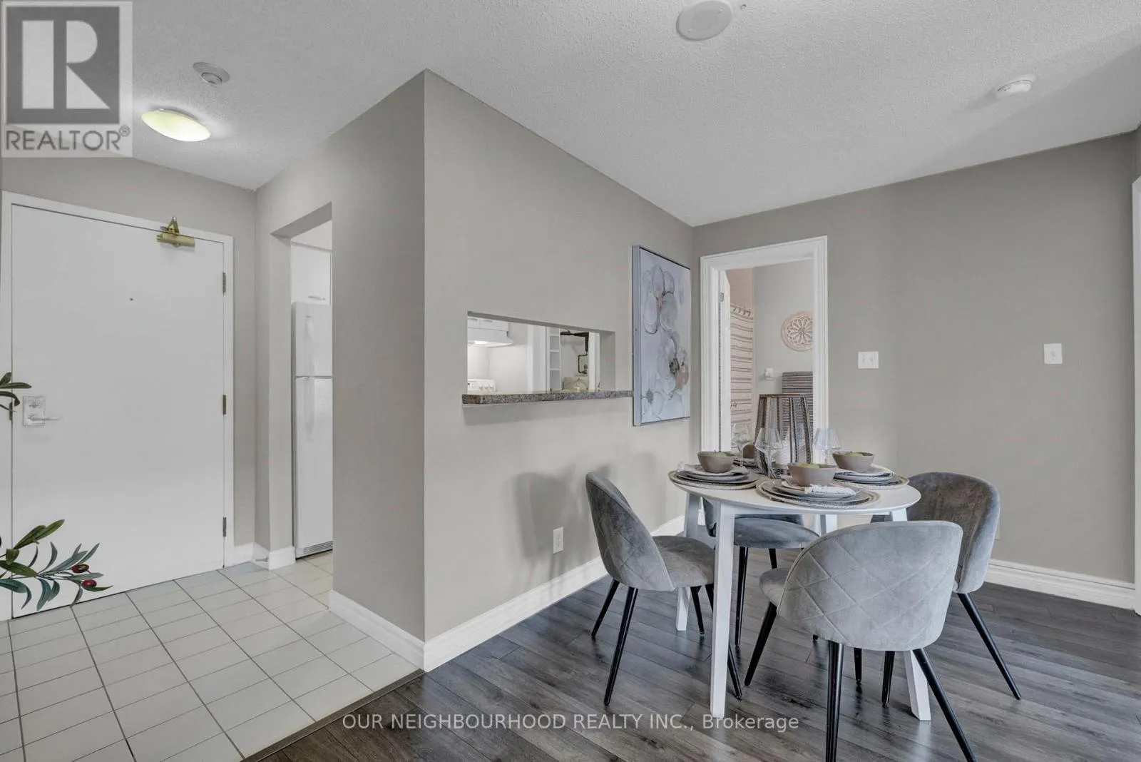 210 - 191 LAKE DRIVEWAY DRIVE W, #210