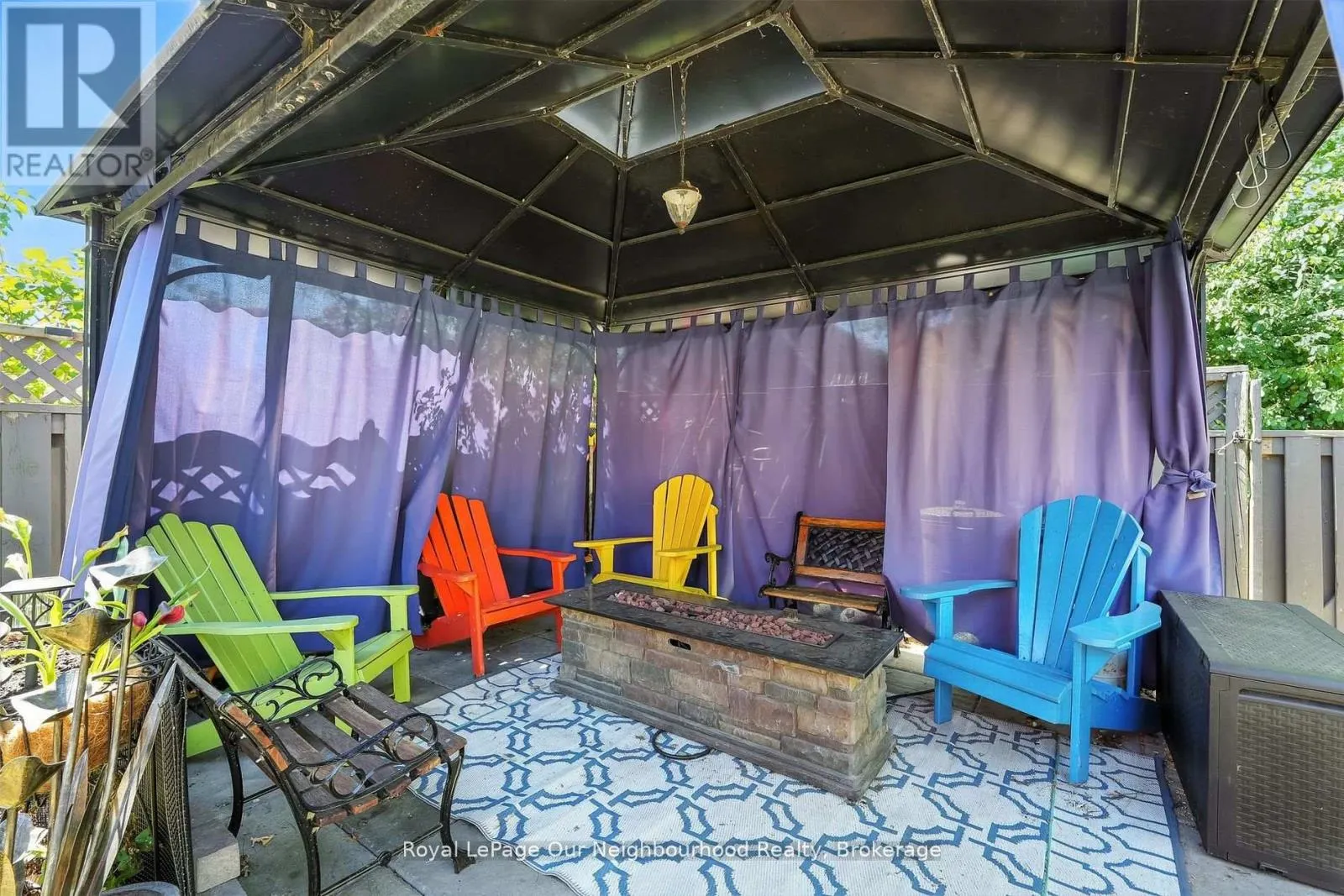 1156 VALLEY COURT