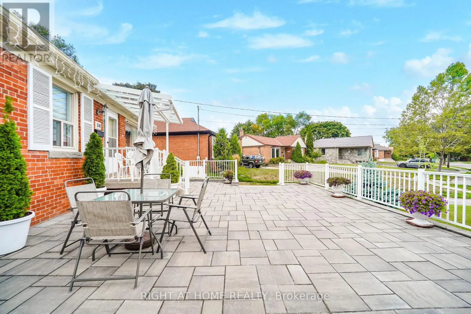 38 LINGARDE DRIVE