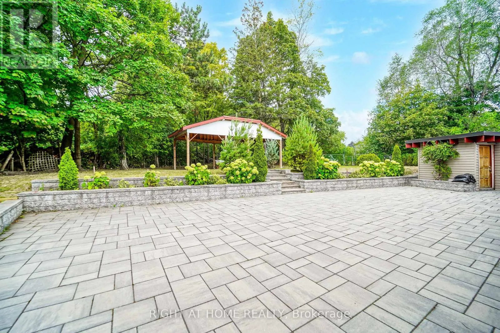 38 LINGARDE DRIVE