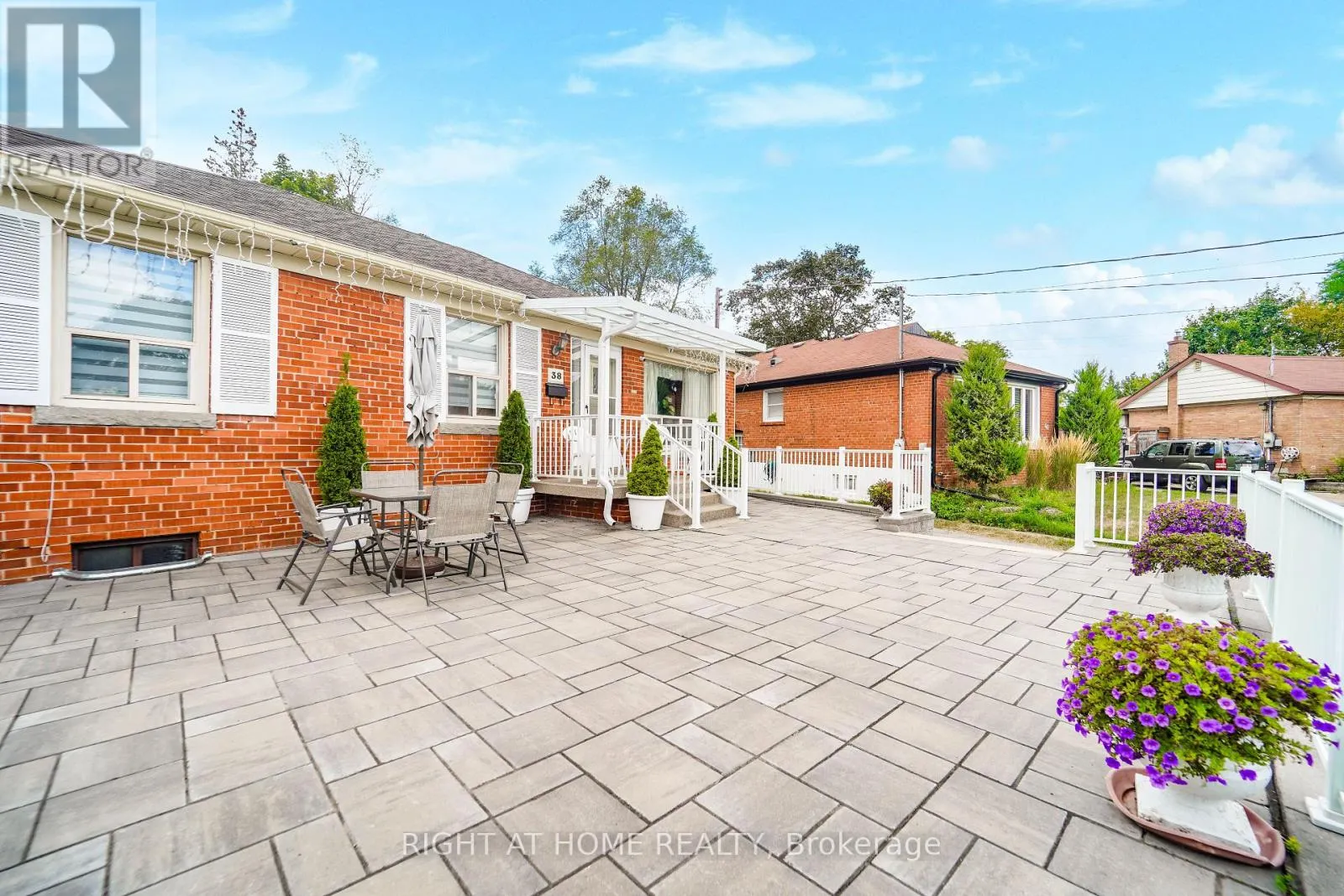38 LINGARDE DRIVE