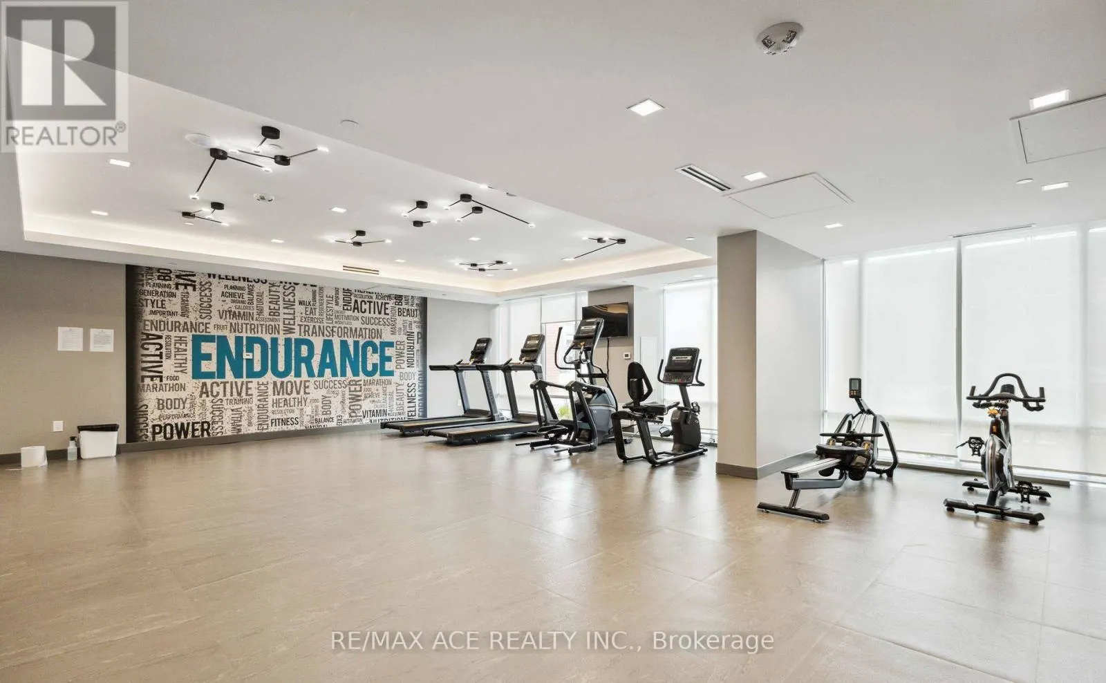204 - 1010 DUNDAS STREET E