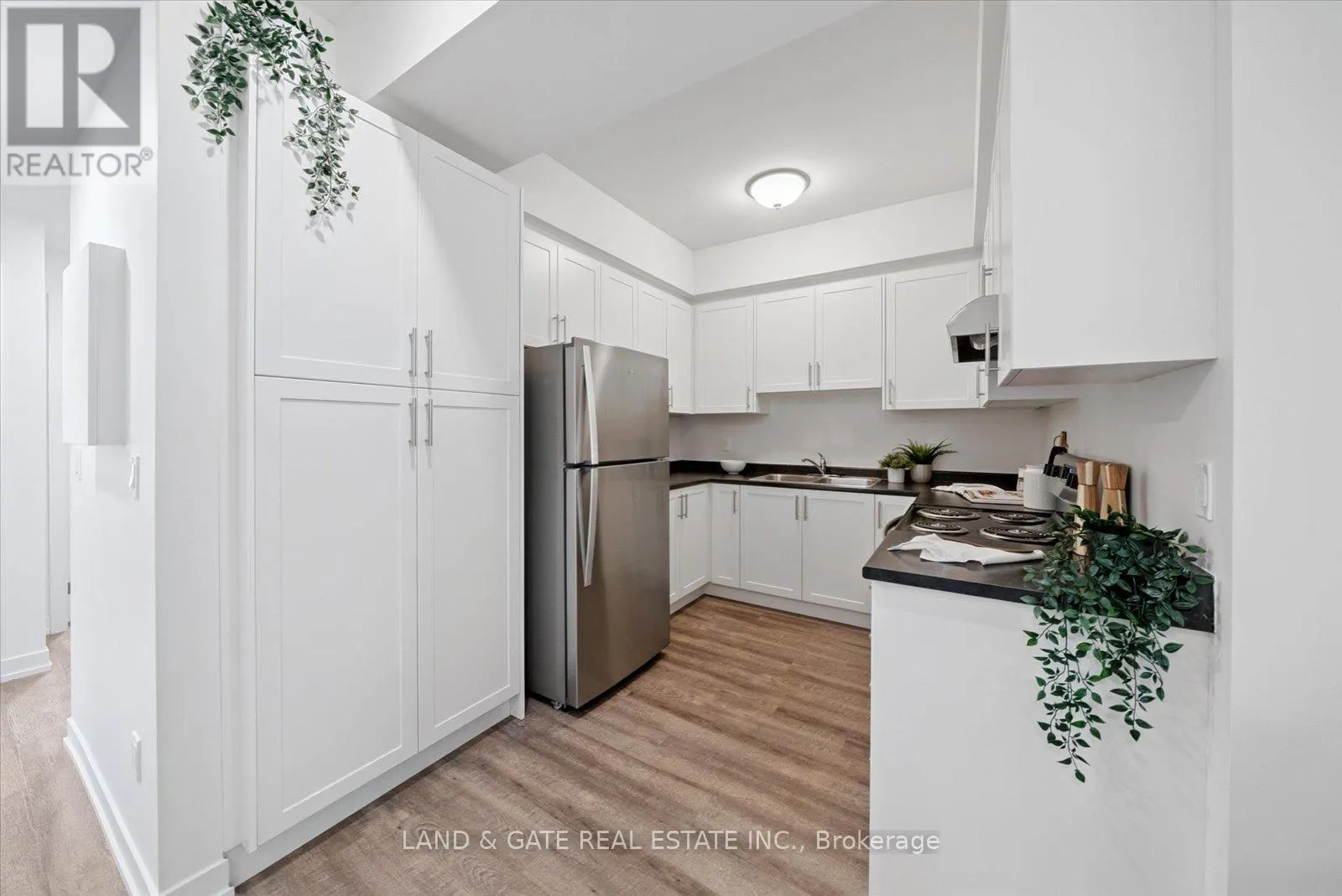 4 - 223 ALBERT STREET, #4