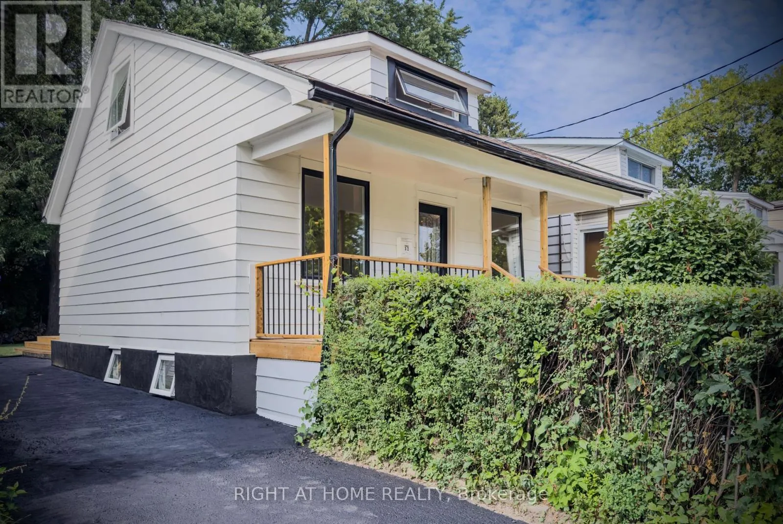 32 BRENTON STREET