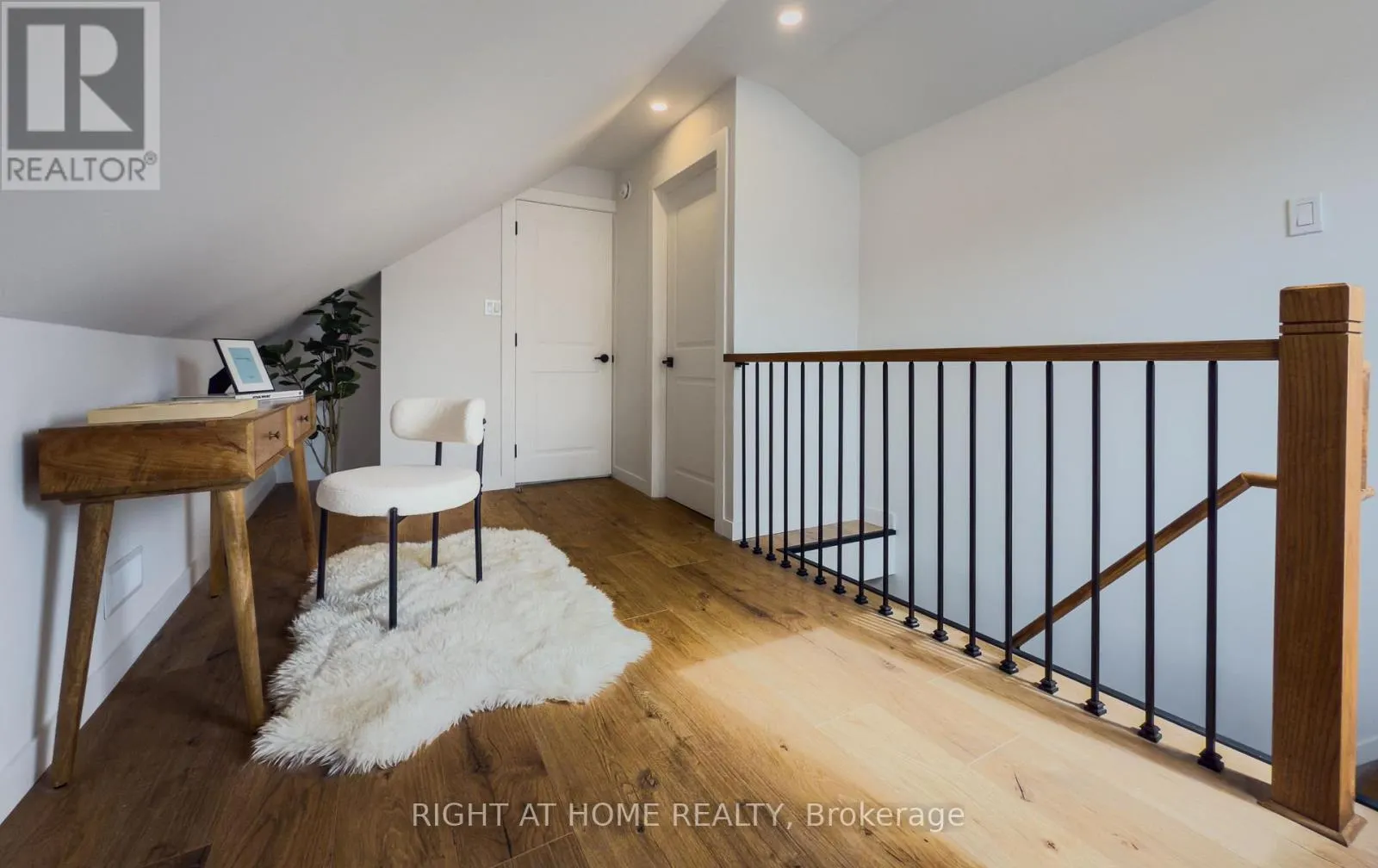 32 BRENTON STREET