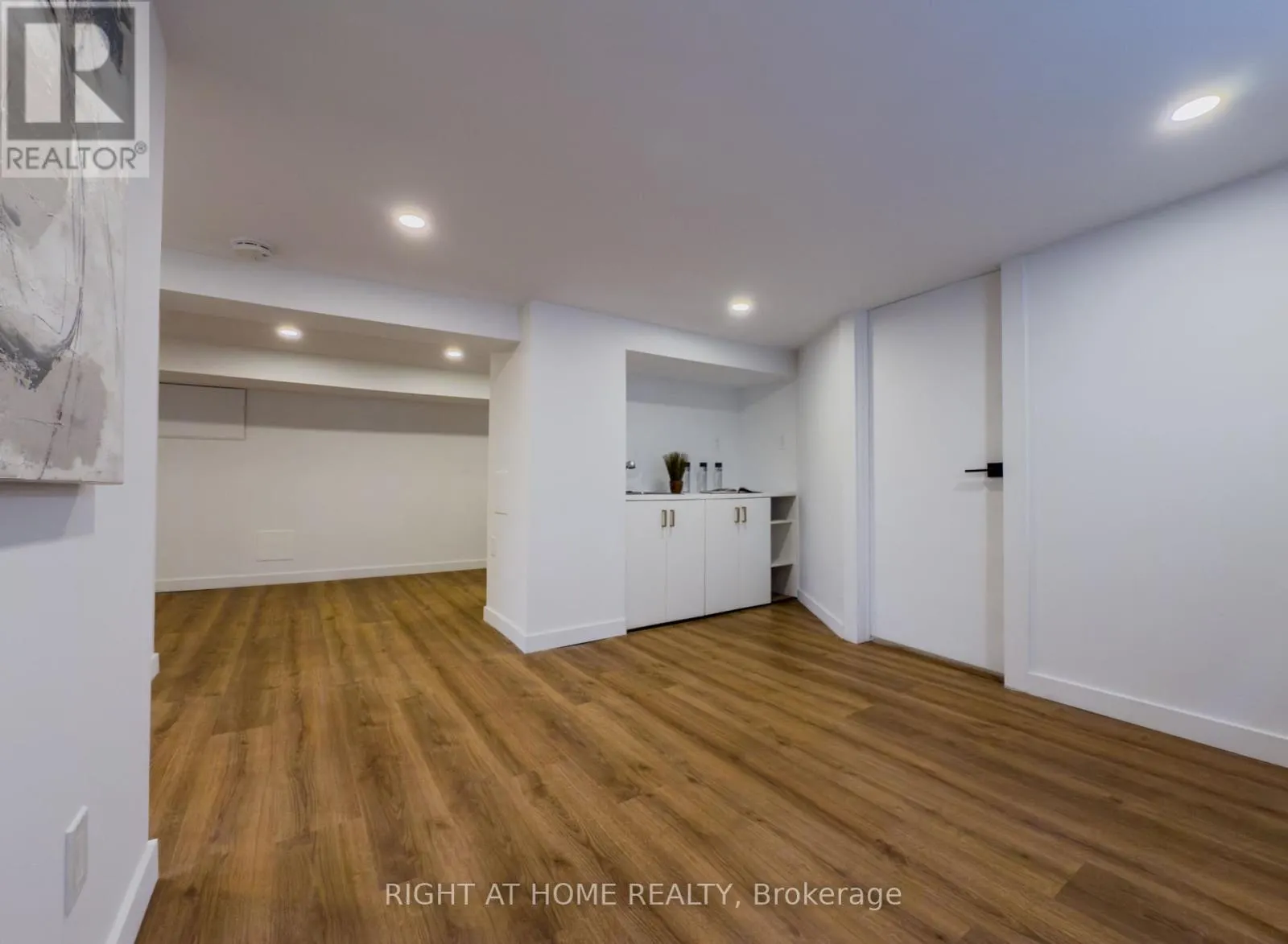 32 BRENTON STREET