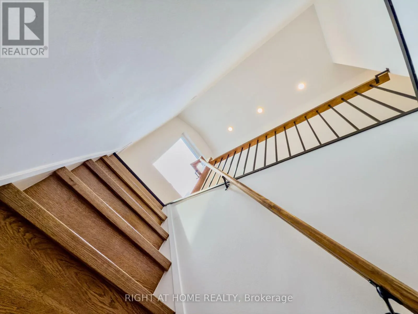 32 BRENTON STREET