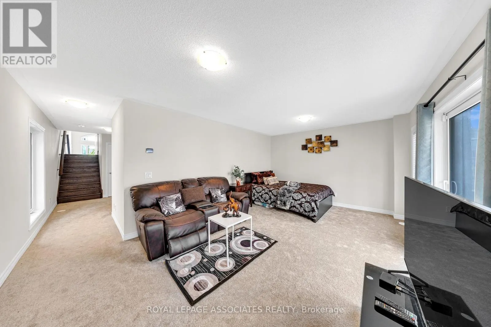44 ELKINGTON CRESCENT